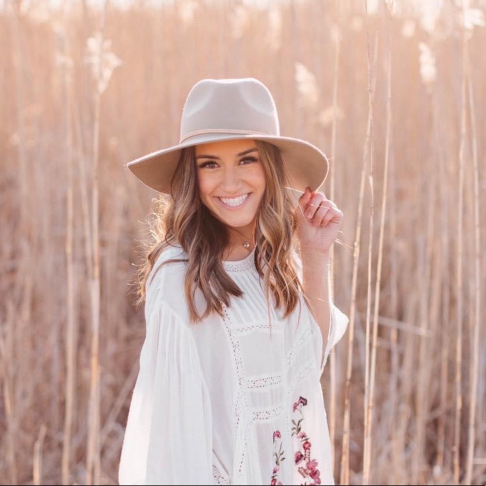 Meet your Posher, Jillian